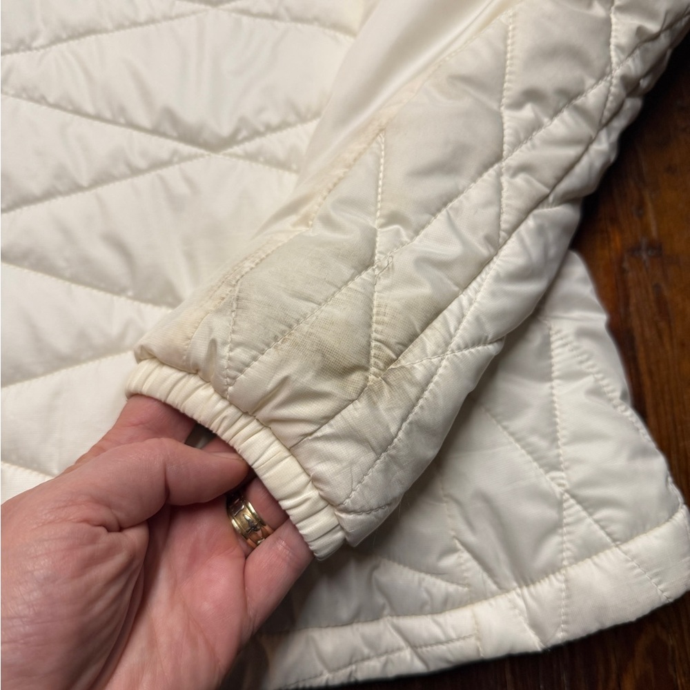 Patagonia Women's White Quilted Puffer Jacket - Picture 6 of 9